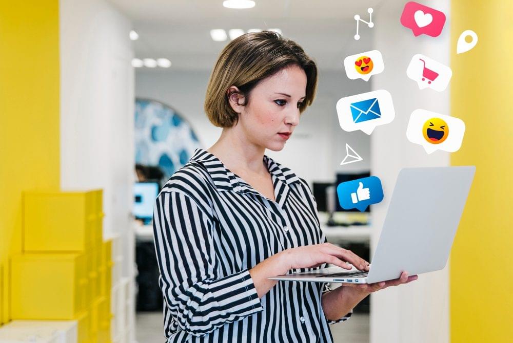 Social Media Marketing (SMM)